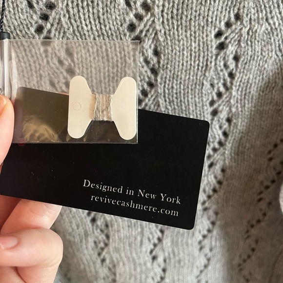 Revive Cashmere sweater, XS NWT - Picture 3 of 4